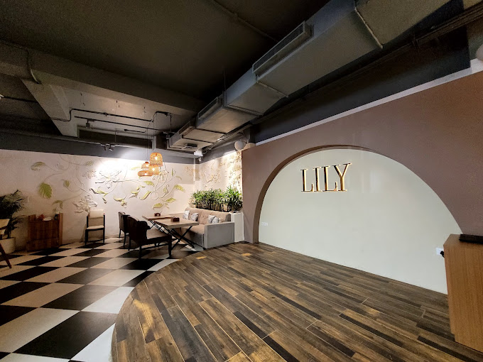 Lily Restaurant & Cafe